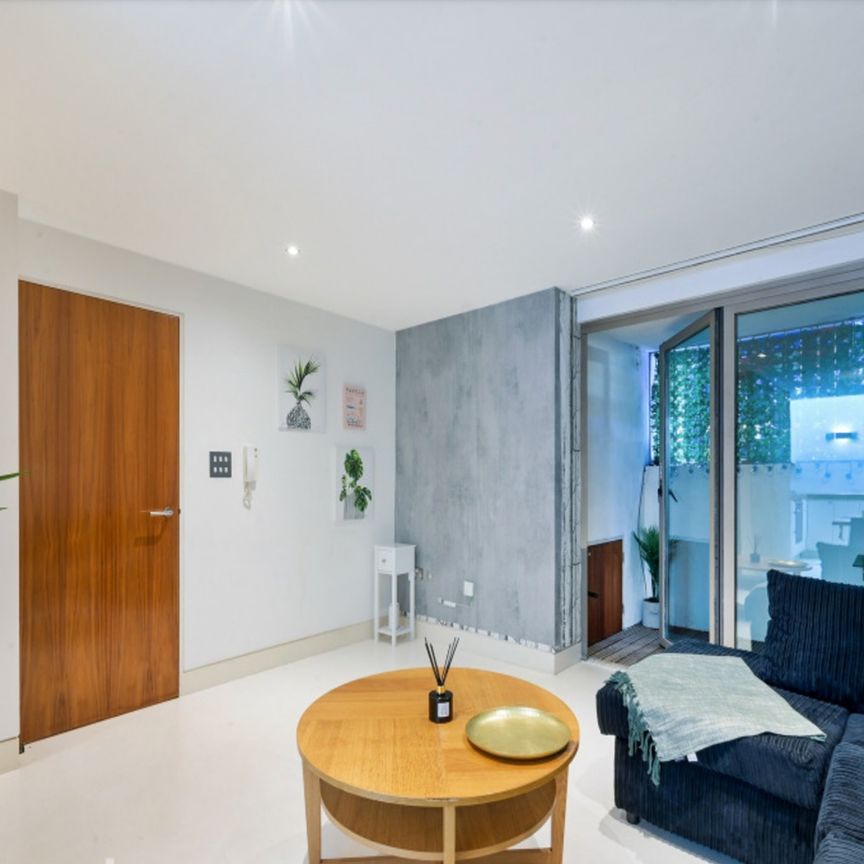 1 Bed Flat, Corio House, SE1 - Photo 1