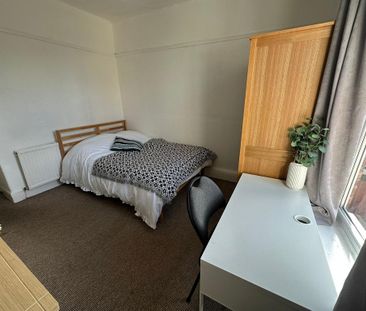 6 bedroom house to rent - Photo 3