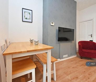 3 bedroom terraced house to rent - Photo 6