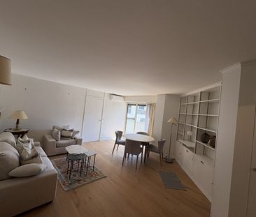 Location Appartement 2 pièces 65m² PARIS 18ème - Photo 3