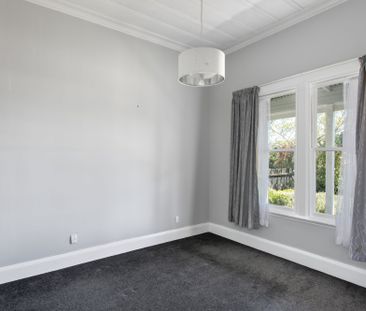 Large Family Home - Photo 5