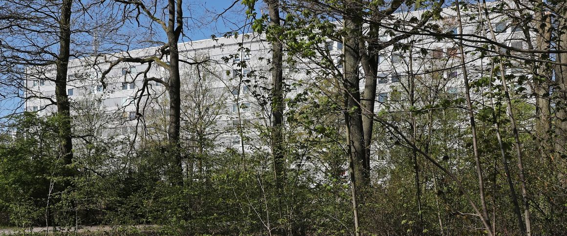 Hell gefliestes Badezimmer mit schwellenarmer Dusche // 3.OG rechts - Foto 1