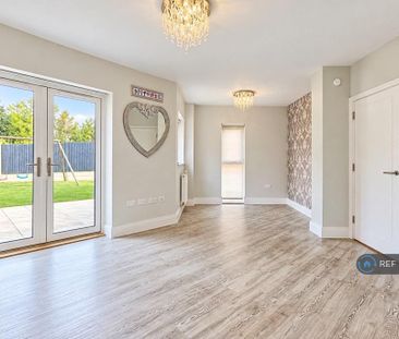 3 bedroom semi-detached house to rent - Photo 2