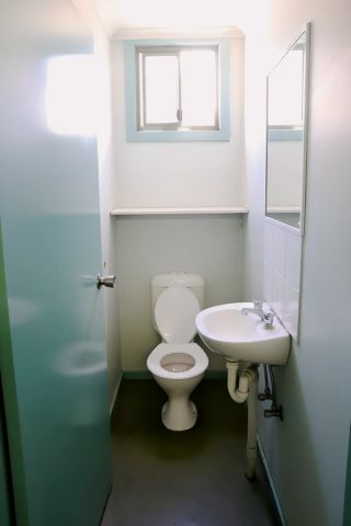 2 Bedroom Apartment Whole apartment - Photo 5