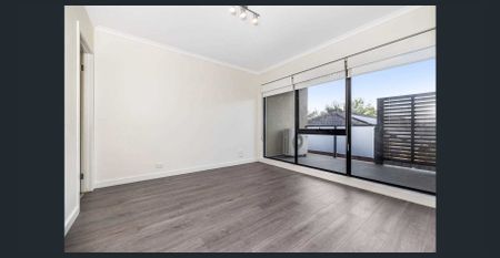 Modern Apartment in the Heart of Doncaster East - Photo 2