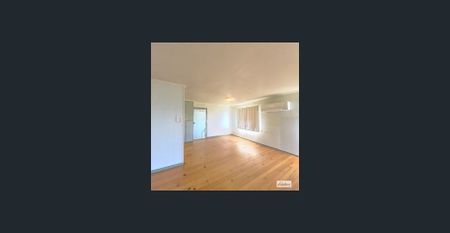 3 Bedroom Home - Lower Tenthill Location - Photo 5