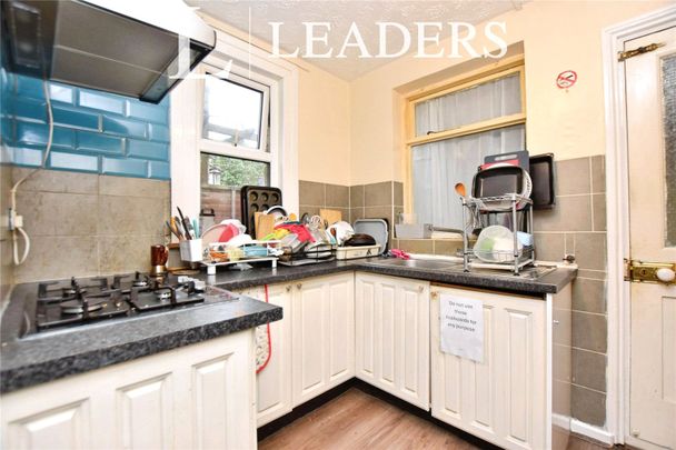 1 bedroom house to rent London Road, Bishop's Stortford, Hertfordshire, CM23 - Photo 1