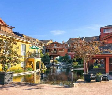 $2,200 / 1br – 1085ft2 – Discover this 1BR 1.5 BATH condo in the Qu... - Photo 4