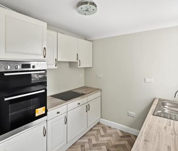 2 bedroom terraced house to rent - Photo 4