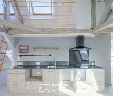 Loft sous comble dans une maison de maître proche de la gare - Photo 2