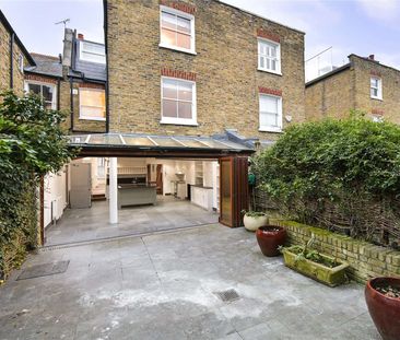 Spacious and very well presented four bedroom family home offering ... - Photo 6