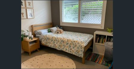 ✨ Palm Beach Family Home with Pool – Available Dec 9 ✨ - Photo 4