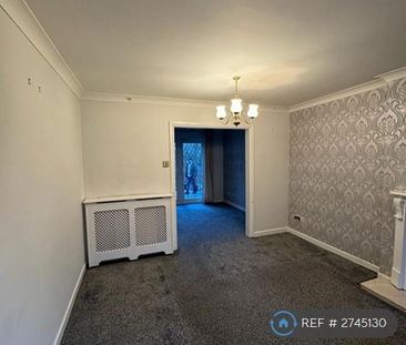 4 bedroom detached house to rent - Photo 2