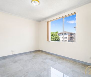 Well Presented 2 Bedroom Unit, Located in Fairfield! - Photo 4