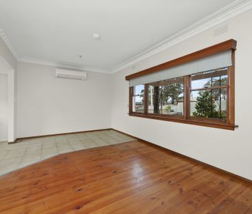 17 White Avenue, Wendouree Vic 3355 - Photo 5