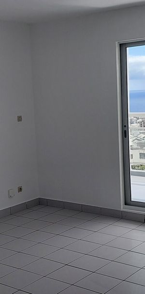 A louer Appartement Type 1 proche université/ rectorat de Sainte Denis - Photo 1