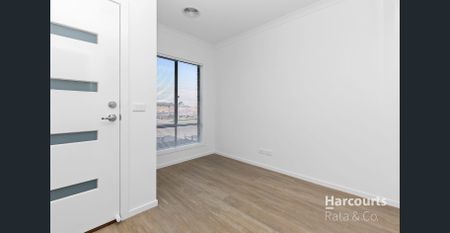 Space, Style & Effortless Living! - Photo 2