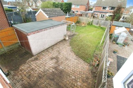 3 bedroom semi-detached house to rent - Photo 3