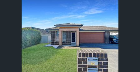 Stylish and Spacious! - Photo 4