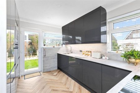 2 bedroom detached bungalow to rent - Photo 4