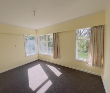 Family-friendly St Johns Hill home - Photo 4