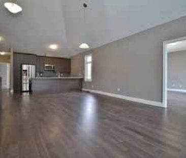 Spacious Modern Townhome in a Prime Orleans Location - Photo 1