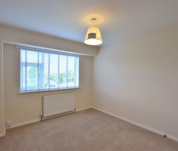 2 bedroom semi-detached bungalow to rent - Photo 3
