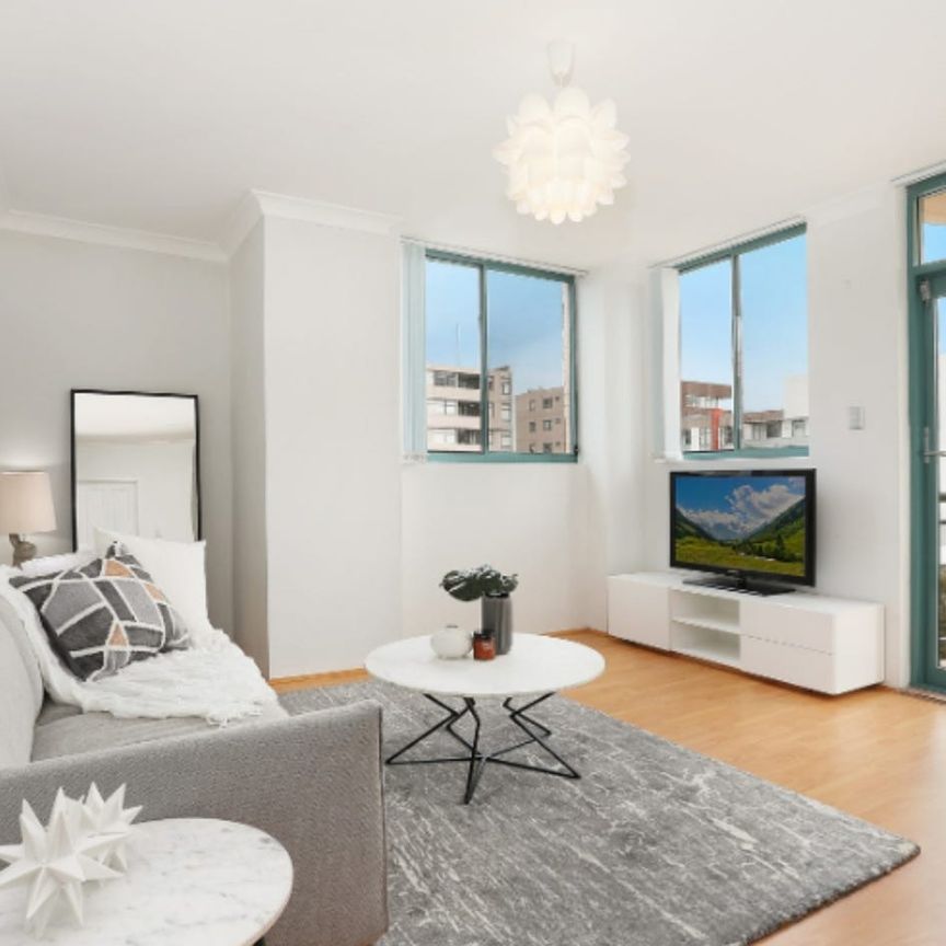 Sub-Penthouse Living - Photo 1