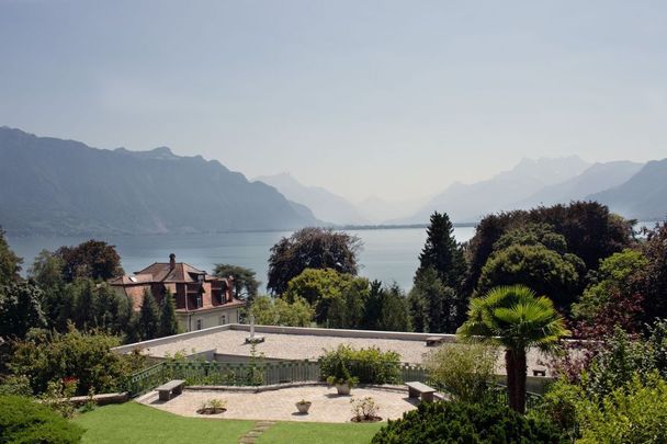 Zu vermieten - Schönes möbliertes 4.5-Zimmer-Apartment mit Seeblick in La Tour-de-Peilz (VD) - Photo 1