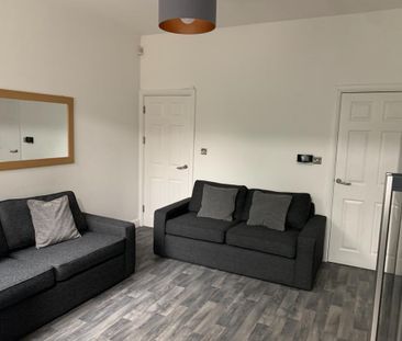 5 bedroom house to rent - Photo 2