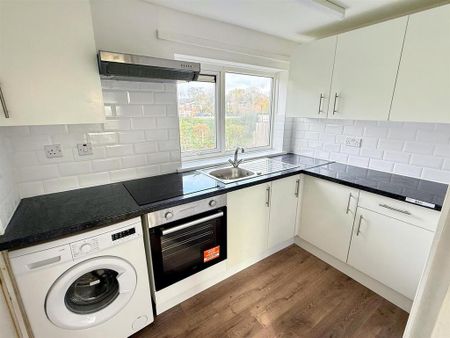 1 bedroom flat to rent - Photo 2