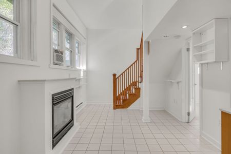 For Lease - 321 Palmerston Boulevard Unit# Coach House, Toronto, Ontario - Photo 4