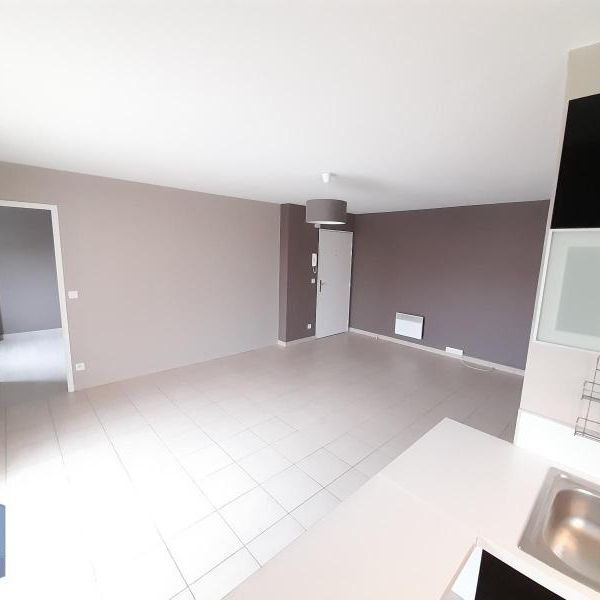 Location Appartement 3 pièces 62m² HENIN BEAUMONT 62110 - Photo 1