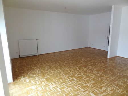 Gemütliche und geräumige Mietwohnung mit neuer Küche und großem Wohn- Esszimmer …! - Photo 2