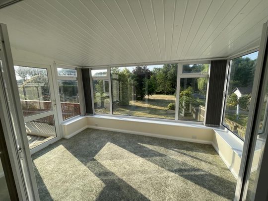 4 bedroom chalet to rent - Photo 1