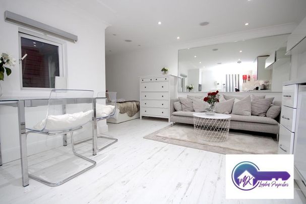 1 Bedroom Studio To Rent - Photo 1