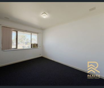 Renovated character home for rent - Photo 5