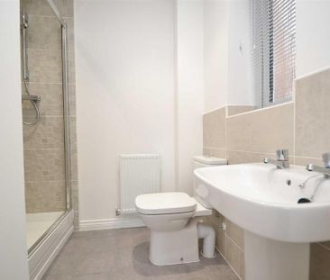 4 bedroom detached house to rent - Photo 6