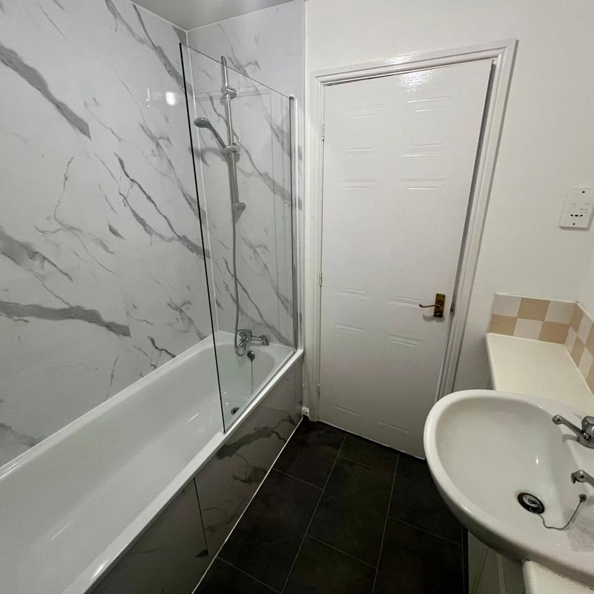 2 Bed Townhouse Carrington Road Leicester LE5 - Ace Properties - Photo 1
