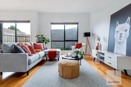 Charming 3-Bedroom Townhouse in Westmeadows - Photo 2