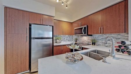 For Lease - 2230 Lake Shore Boulevard Unit# 2207, Toronto, Ontario - Photo 3