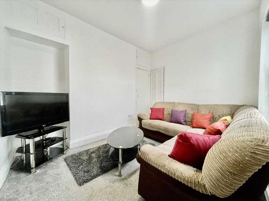 6 bedroom house share to rent - Photo 1
