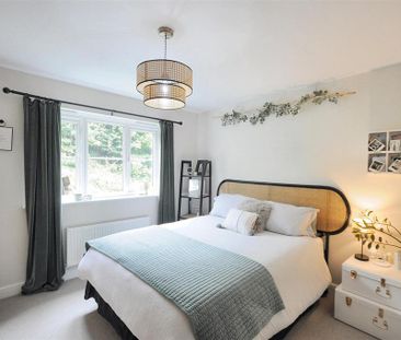 3 bedroom apartment to rent - Photo 4