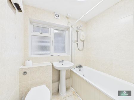 Hayling Court, Broadfield - Photo 2