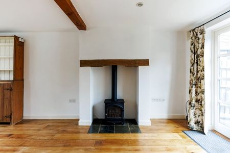 2 bedroom semi-detached house to rent - Photo 3