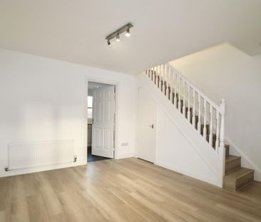 2 bedroom semi-detached house to rent - Photo 6