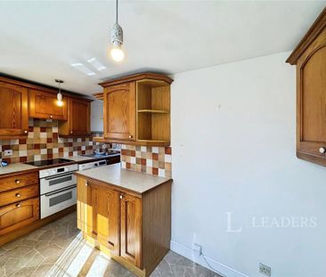 2 bedroom semi-detached house to rent - Photo 3