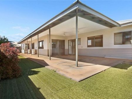 Executive 4x4 in Baynton! - Photo 2