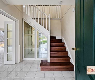 Double Storey Family Home For Lease in Cambridge School Zone! - Photo 1