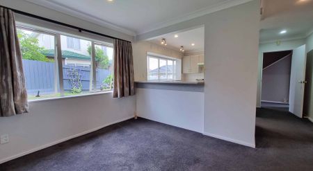 Pet friendly 4 bedroom home with 2 bathrooms - Photo 4